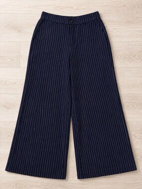 Women's Black Pinstripe Straight Leg Pants (C/38)